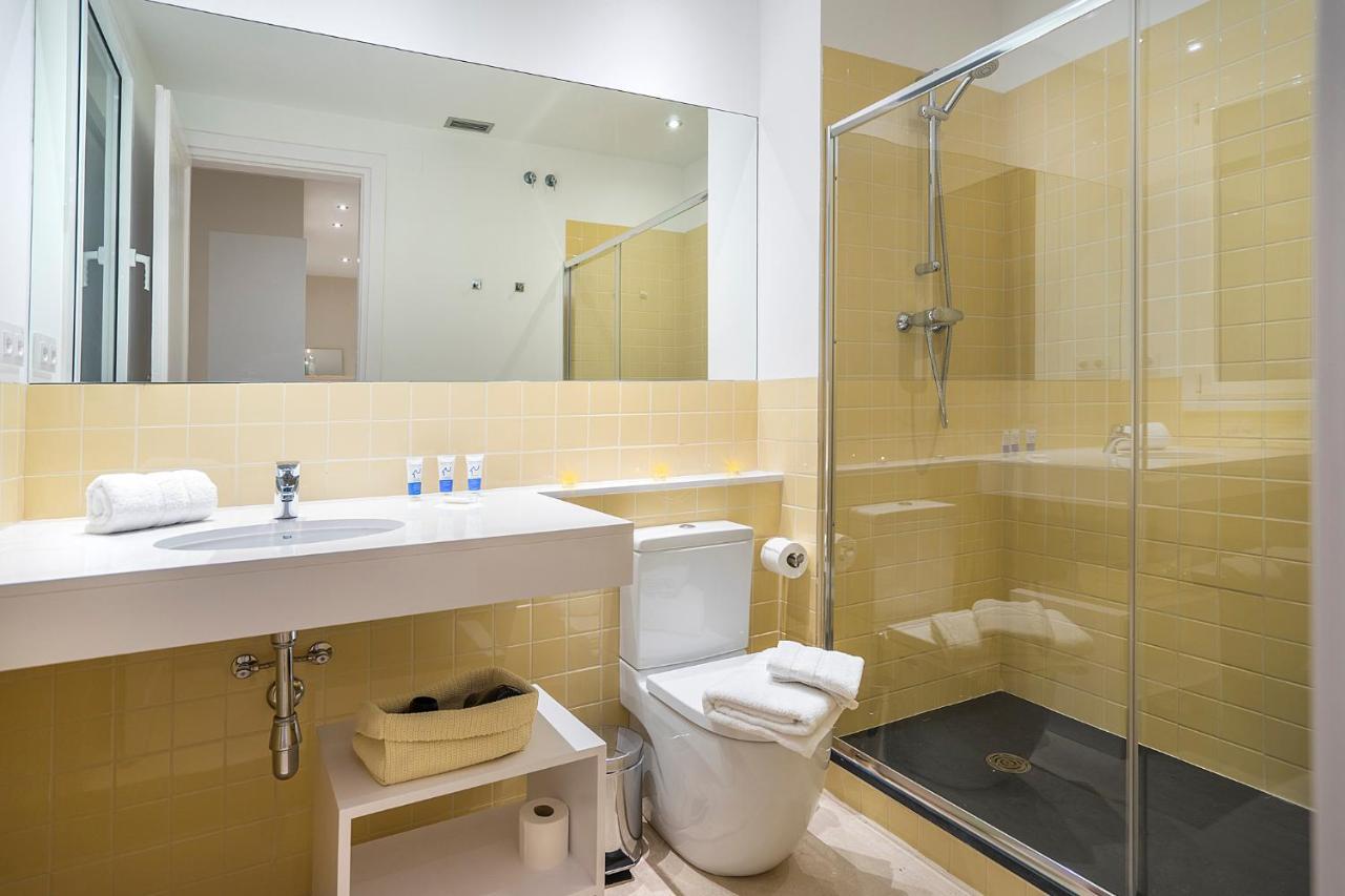 Friendly Rentals Gran Via Barcelona Bagian luar foto