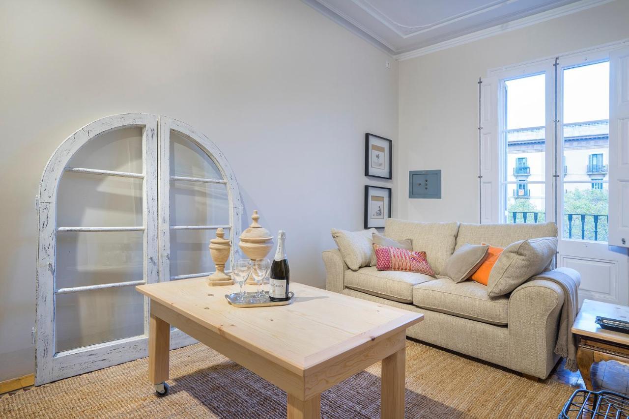 Friendly Rentals Gran Via Barcelona Bagian luar foto