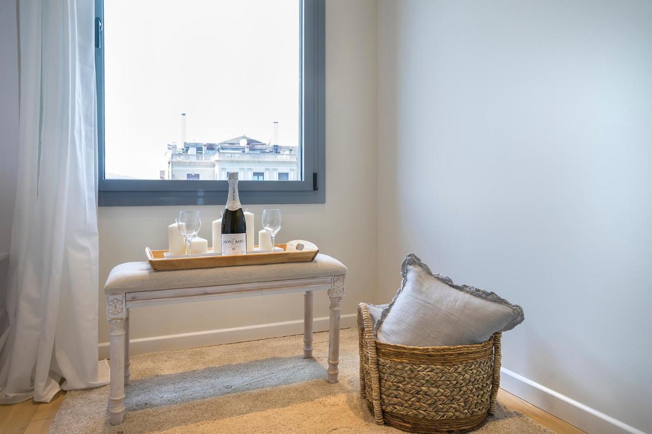 Friendly Rentals Gran Via Barcelona Bagian luar foto