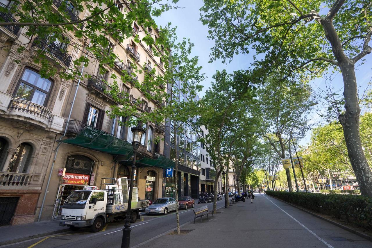 Friendly Rentals Gran Via Barcelona Bagian luar foto